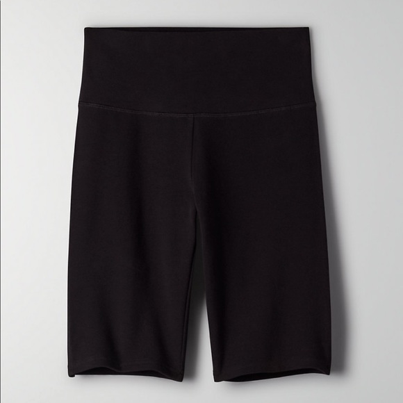 Aritzia 9 inch Bike Shorts - Picture 1 of 4